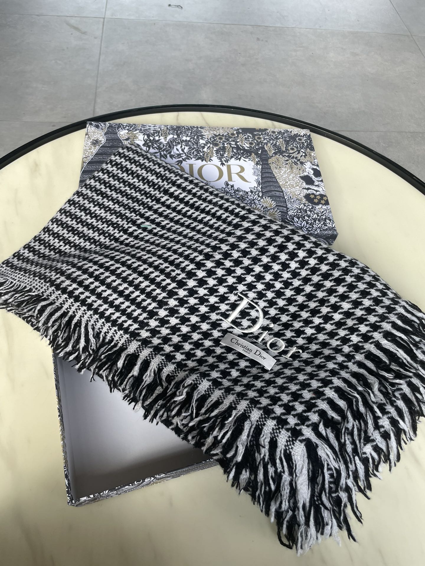 HOUNDSTOOTH SCARF 200 CM IN BLACK MIX WHITE WOOL 399969