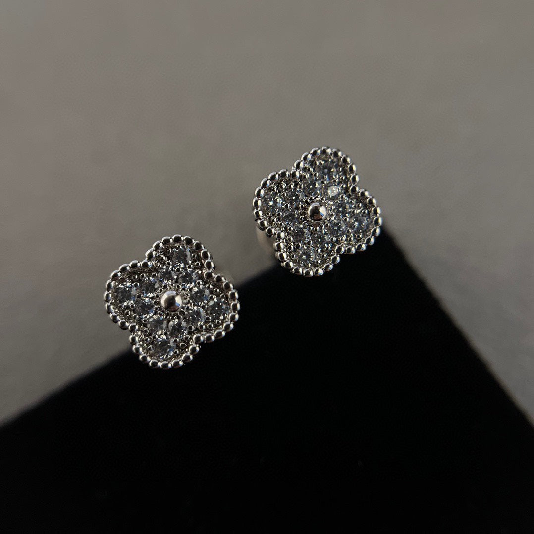 [Rose Jewellery]CLOVER MINI DIAMOND STUD EARRINGS