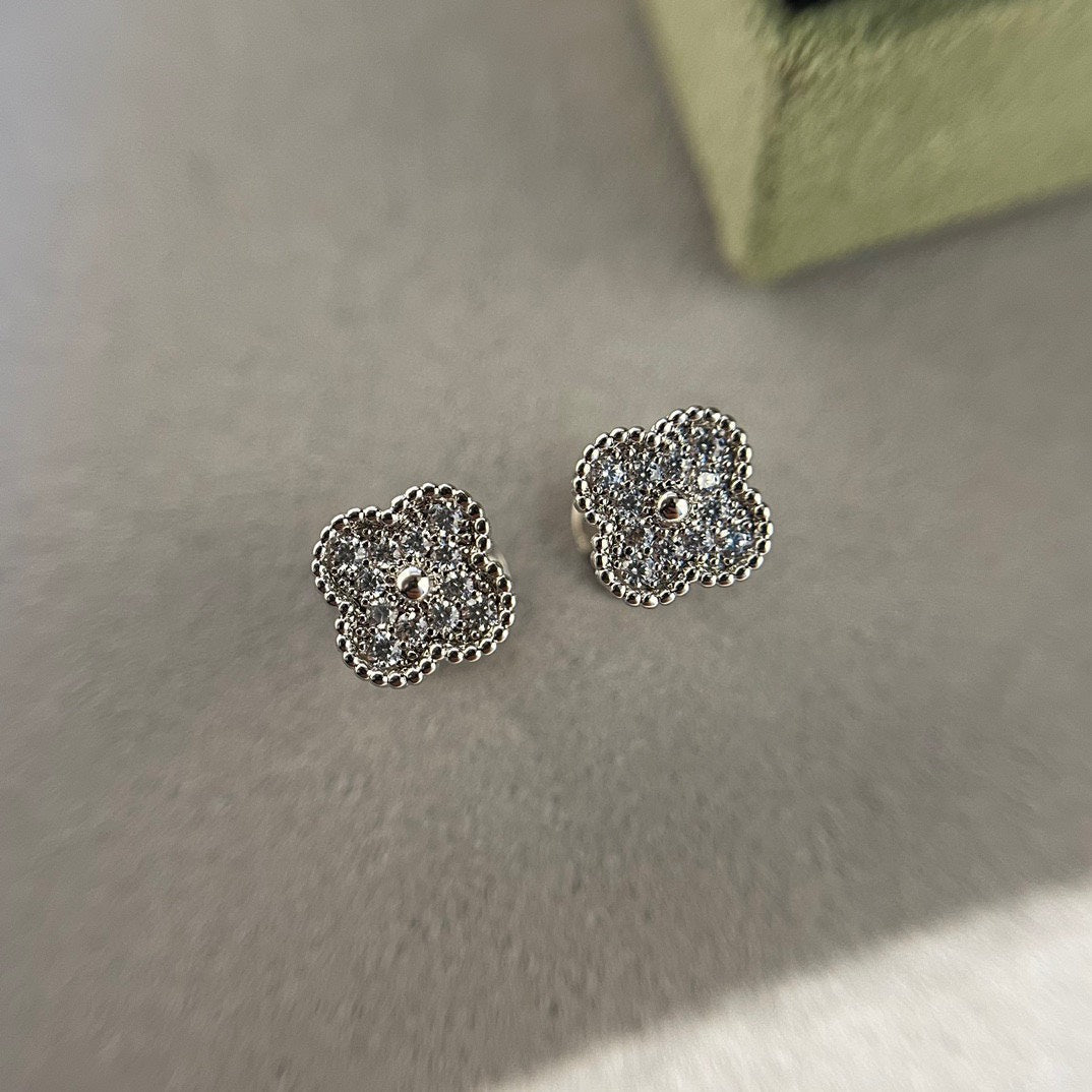 [Rose Jewellery]CLOVER MINI DIAMOND STUD EARRINGS